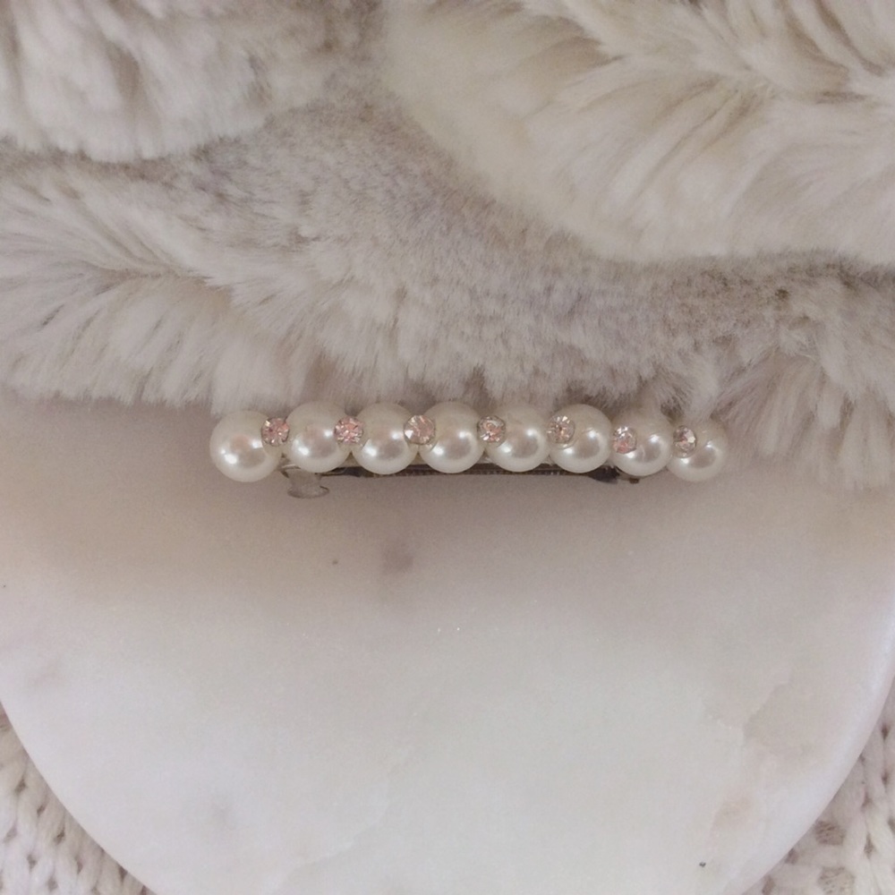 Faux Pearl Hair Clip
